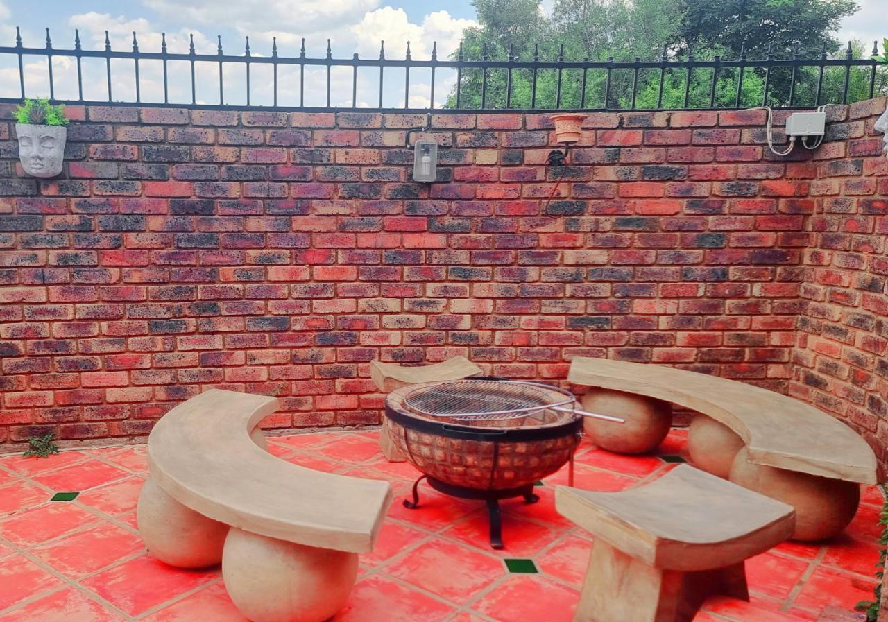 Va Sabi Bo, Best View, Luxury Family Villa In Hartbeespoort Dam מראה חיצוני תמונה